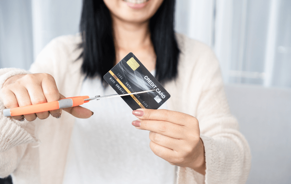cutting a credit card