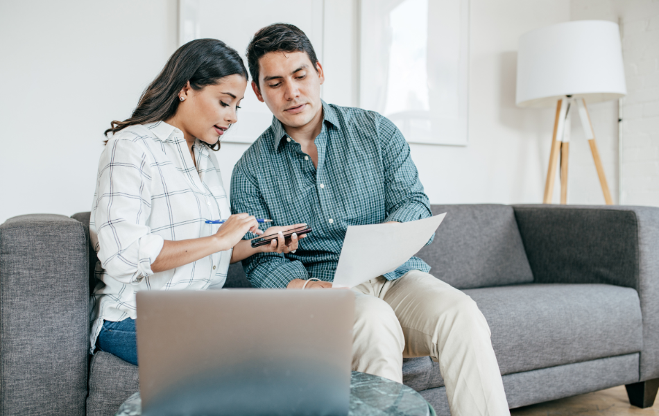 Couple filing their taxes online